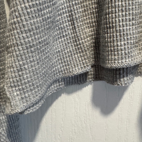 B-Aritzia TNA Alamo Waffle Longsleeve in Heather Ice Grey - Picture 4 of 8